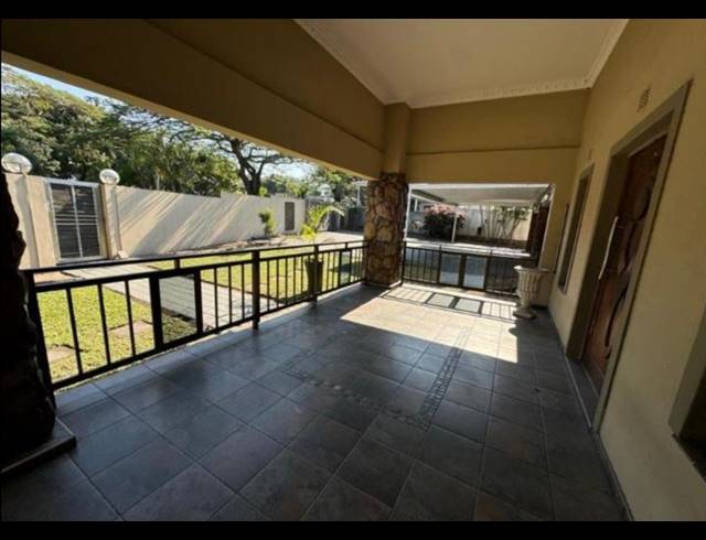 6 BEDROOM HOUSE FOR SALE IN MEER EN SEE